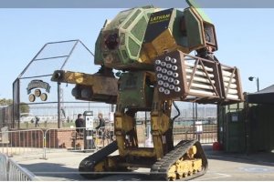 به‌زودی جنگ روبات‌های غول‌پیکر امریکا و ژاپن آغاز می‌شود + عکس