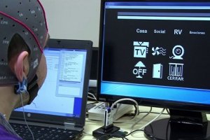 رابط مغز و کامپیوتر به معلولان اجازه تایپ کردن می‌دهد