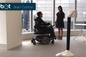 روباتی که با امواج مغزی کنترل می‌شود
