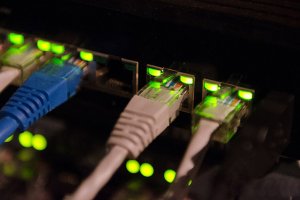 وزارت ارتباطات: کاربران برای قطعی اینترنت با اپراتور خود تماس بگیرند