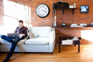 ۴ روش افزایش تمرکز برای زمانی که در خانه کار می‌کنید