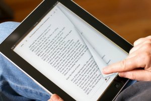 10 اپلیکیشن برتر برای خواندن کتاب‌های ePUB در ویندوز 