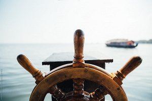 مقدمـه‌ای بــر Kubernetes و معمــاری آن