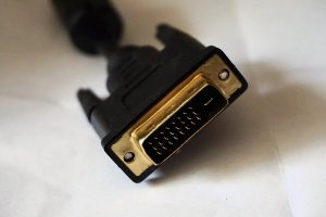 چگونه VGA را به DVI و DVI را به VGA تبدیل کنیم